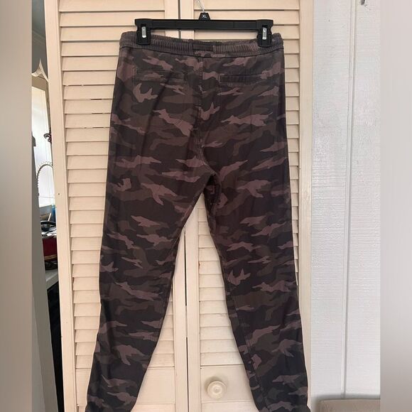 Athleta Woman’s Pants - Picture 1 of 10